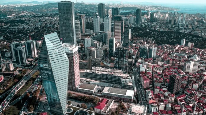 2026 Asgari Ücreti Net 28.075 TL Olarak Uygulanmaya Devam Ediyor: Ara Zam Tartışması Neden Bitmiyor?