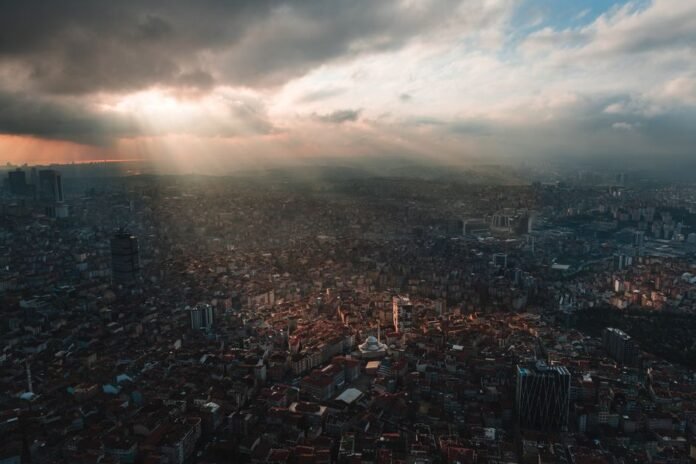 Aşırı Hava Olayları Artıyor: Bireysel ve Kurumsal Hazırlık Nasıl Olmalı?